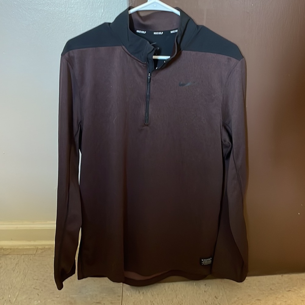 Nike Men’s. Size Medium. Dri-Fit Nike Golf long sleeve pullover. maroon & black